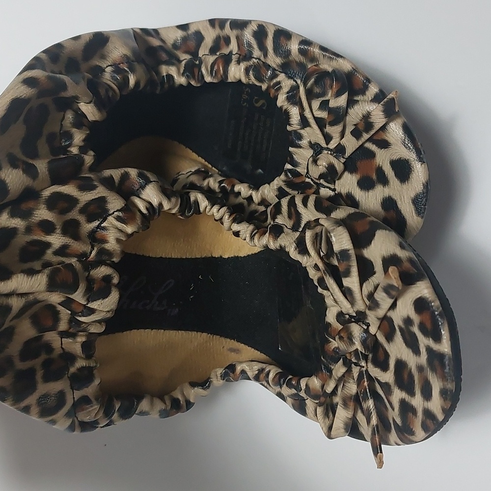 Sidekicks Heelin' Good, Women's Leopard Print Travel Ballet Flats Size 5-6.5